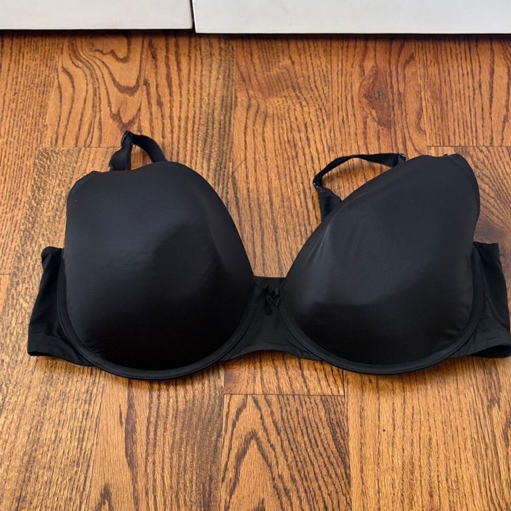 Torrid Curve Black T-Shirt 360 Back Smoothing Front Latch Pushup Bra Size 40DDD